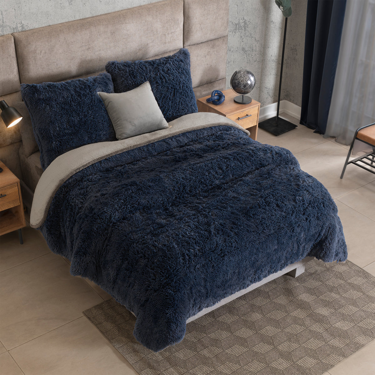 Cobertor invernal de textura ultra suave tipo peluche, ideal para brindar máxima calidez y confort. Su diseño moderno aporta un toque elegante y acogedor. KS XL